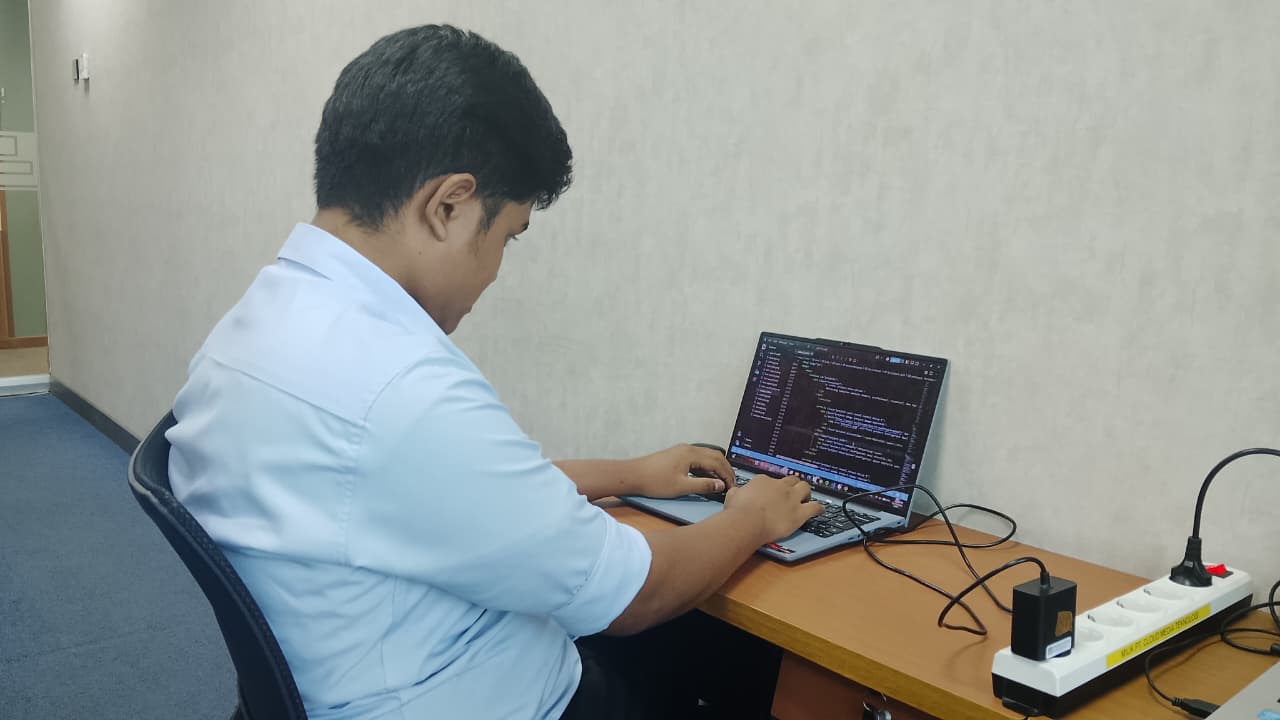 Sedang Mengedit Coding